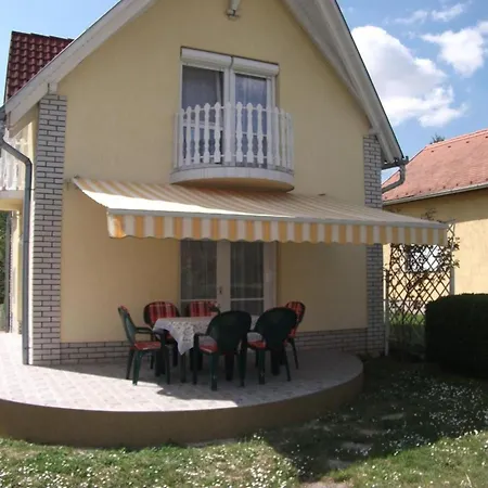 Mit Terrassen- Balkonen Sowie Parkplatz By Interhome Vakantiehuis *